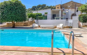 Beautiful home in Caltagirone with Outdoor swimming pool, WiFi and 4 Bedrooms Caltagirone